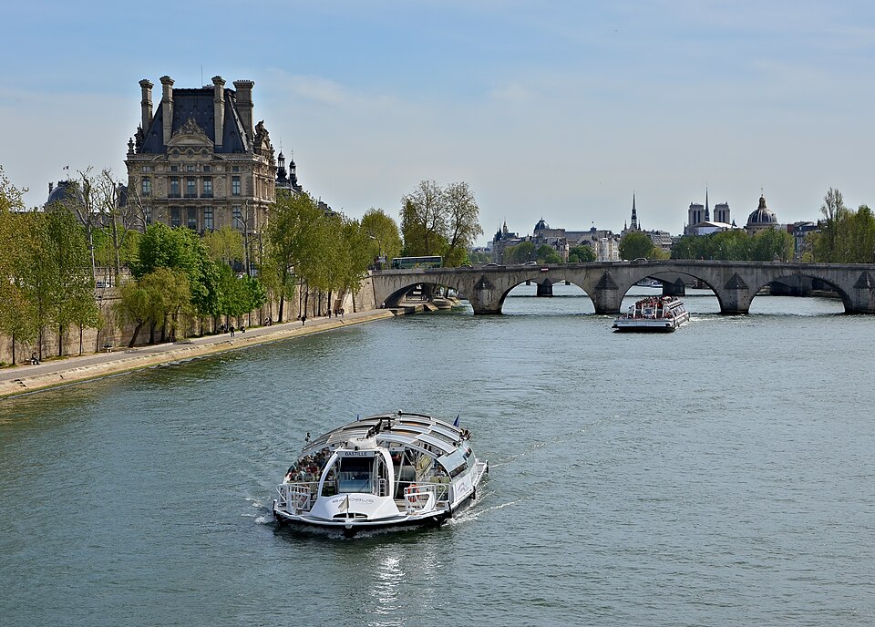 Batobus river shuttles on the Seine seen from the Senghor footbridge